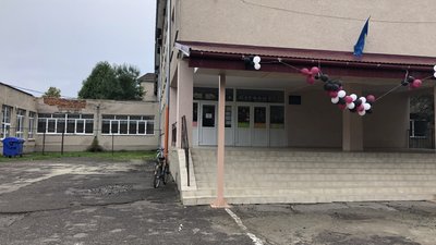 У Страбичівській школі на Закарпатті усунули частину порушень й розпочали навчання
