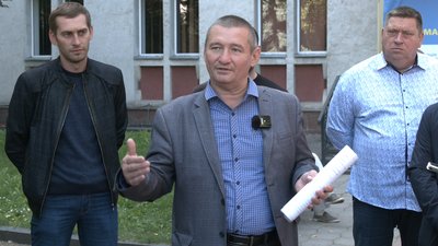 Керівника діагностичного центру в Рівному звільнили. Він заявляє, що судитиметься
