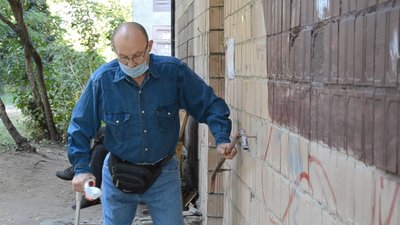 Тернополяни з інвалідністю не можуть потрапити до приміщення для отримання допомоги