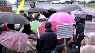 Херсонці вшосте мітингували проти підвищення тарифів на комунальні послуги Херсонці вшосте мітингували проти підвищення тарифів на комунальні послуги
