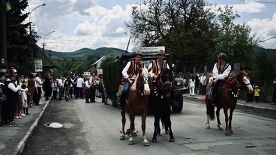 На Синевирському перевалі Закарпаття провели отари на полонину На Синевирському перевалі Закарпаття провели отари на полонину