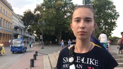 "Геть диктатора": в центрі Одеси повісили опудало білоруського омонівця "Геть диктатора": в центрі Одеси повісили опудало білоруського омонівця