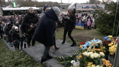На честь Олександра Кулика і Владислава Гудачека: у Рівному відкрили пам'ятний знак загиблим бійцям На честь Олександра Кулика і Владислава Гудачека: у Рівному відкрили пам'ятний знак загиблим бійцям