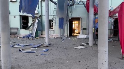 "Бачив дим, бачив руйнування, людей, які просили допомогу": очевидці про обстріл Запоріжжя армією РФ "Бачив дим, бачив руйнування, людей, які просили допомогу": очевидці про обстріл Запоріжжя армією РФ