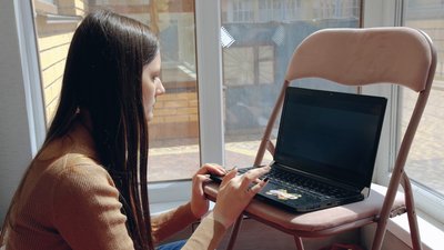 18-річна вінничанка започаткувала "Естафету добра" 18-річна вінничанка започаткувала "Естафету добра"