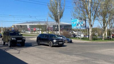 "Тебе ці хохли вб'ють на#уй". Як вирвалася з окупації: історія юнки "Тебе ці хохли вб'ють на#уй". Як вирвалася з окупації: історія юнки