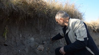 На Тернопільщині річка змиває поселення Черняхівської культури На Тернопільщині річка змиває поселення Черняхівської культури