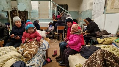 "Перші люди, які принесли на барикаду каструлю супу і термос з чаєм" – історія родини волонтерів у Сумах "Перші люди, які принесли на барикаду каструлю супу і термос з чаєм" – історія родини волонтерів у Сумах