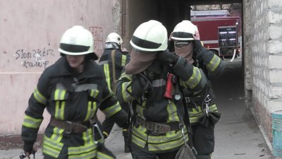 У середмісті Херсона сталась пожежа у багатоквартирному будинку
