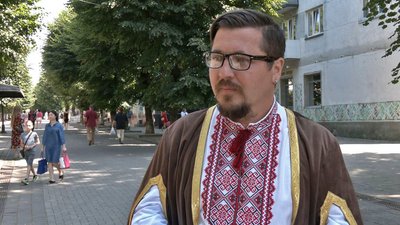 Двоє лучан та двоє переселенців об'єдналися в музичний гурт і збирають гроші на ЗСУ Двоє лучан та двоє переселенців об'єдналися в музичний гурт і збирають гроші на ЗСУ