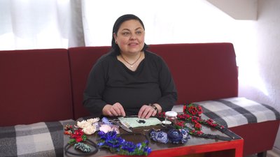 Створила понад 2 тисячі унікальних прикрас з бісеру. Майстриня Наталія Антонець. СУСПІЛЬНЕ | ЛЮДИ
