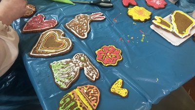 "Пряники хочу відправити військовим". В Ужгороді відкрився кулінарний гурток у "Карітас-хаб" "Пряники хочу відправити військовим". В Ужгороді відкрився кулінарний гурток у "Карітас-хаб"