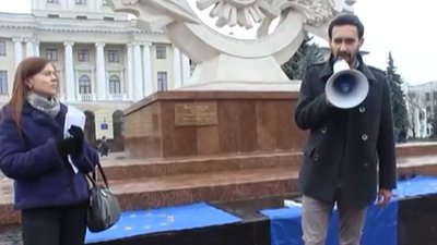 "Майдан починався з десяти активістів": спогади про хмельницький Євромайдан його учасника Степана Кушніра "Майдан починався з десяти активістів": спогади про хмельницький Євромайдан його учасника Степана Кушніра