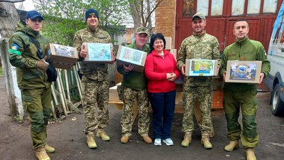 "З війною кришу зносить по-різному, але у всіх": як бібліотекарка з Черкащини волонтерить і допомагає фронту "З війною кришу зносить по-різному, але у всіх": як бібліотекарка з Черкащини волонтерить і допомагає фронту