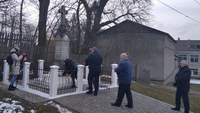 На Тернопільщині вшанували Шевченка біля одного з перших пам’ятників в Україні На Тернопільщині вшанували Шевченка біля одного з перших пам’ятників в Україні