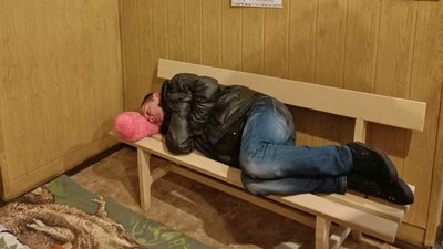 За ніч до цілодобового пункту обігріву в Луцьку звернулися шестеро людей