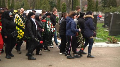 У Житомирі попрощалися з десантником Максимом Маринюком, який загинув на Харківщині У Житомирі попрощалися з десантником Максимом Маринюком, який загинув на Харківщині