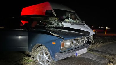На Львівщині внаслідок аварії госпіталізували водія та пасажира легковика
