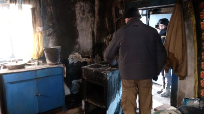 Пам'ятка від рятувальників: на Рівненщині представники ДСНС після смертельних пожеж нагадали правила безпеки Пам'ятка від рятувальників: на Рівненщині представники ДСНС після смертельних пожеж нагадали правила безпеки