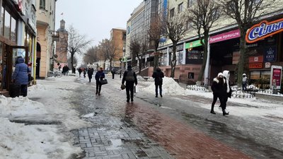 У Вінниці чоловік погрожував вибухівкою у магазині солодощів У Вінниці чоловік погрожував вибухівкою у магазині солодощів