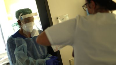 На Буковині COVID-19 підтвердили у 19 людей: з яких вони районів