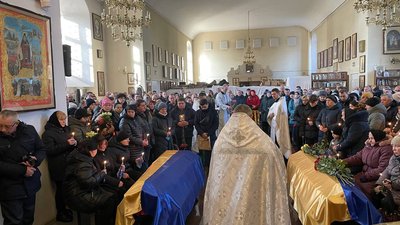 У Полтаві прощаються із двома солдатами, які полягли у боях на Донеччині
