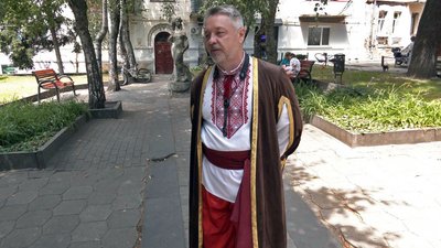 Двоє лучан та двоє переселенців об'єдналися в музичний гурт і збирають гроші на ЗСУ Двоє лучан та двоє переселенців об'єдналися в музичний гурт і збирають гроші на ЗСУ
