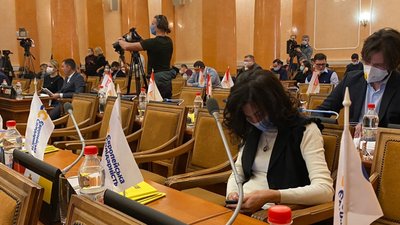 "Неподобства закінчилися". В Одесі відбулася перша сесія нової міськради