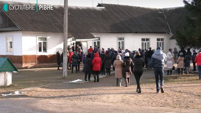 Ультиматум владі через школу: що відбувається у Вирах на Рівненщині