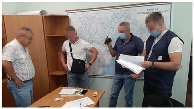 Дозволяв туристам вільно пересуватися заповідником. ДБР у Мелітополі викрило директора Нацпарку