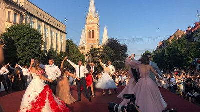 У Мукачеві пройшов Парад випускників