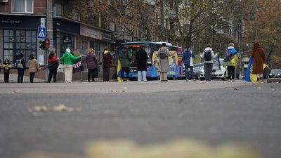 Загальнонаціональна хвилина мовчання: фотографії з акції вшанування пам’яті в Миколаєві