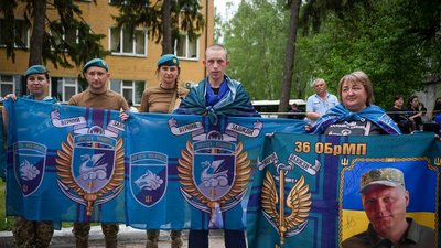 Звільнений з російського полону морпіх 36 бригади, 24 травня 2025 року Звільнений з російського полону морпіх 36 бригади, 24 травня 2025 року