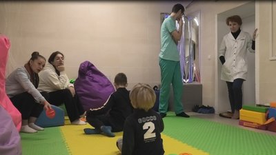 У Нікополі на Дніпропетровщині працює реабілітаційна кімната для дітей У Нікополі на Дніпропетровщині працює реабілітаційна кімната для дітей