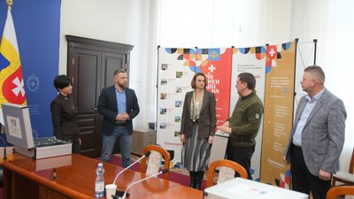 Мобільні кейси для адмінпослуг на виїзді отримали три громади Рівненщини Мобільні кейси для адмінпослуг на виїзді отримали три громади Рівненщини