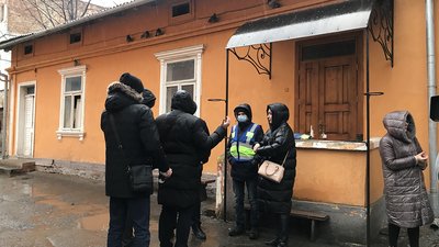 Єпархію УПЦ Московського патріархату виселили з дитсадка у Франківську: як це відбувалося Єпархію УПЦ Московського патріархату виселили з дитсадка у Франківську: як це відбувалося
