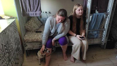 Дев'ять днів під обстрілами і сім – в дорозі: історія двох сестер з Харкова, які оселилися у Луцьку