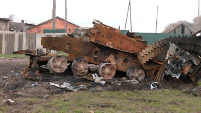 Як пережили 35 днів окупації жителі села Вишневе, що на Чернігівщині, де росіяни облаштували штаб Як пережили 35 днів окупації жителі села Вишневе, що на Чернігівщині, де росіяни облаштували штаб