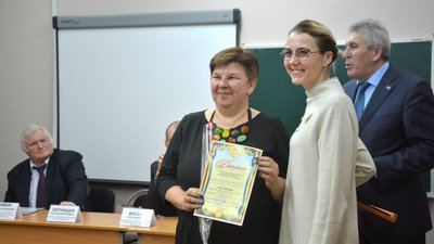 Улюблені інновації Наталії у навчальному процесі — Kahoot, LearningApps, Edpuzzle, дошки для спільної роботи, сервіси для побудови карт пам’яті тощо. Фото: Хмельницька ОДА Улюблені інновації Наталії у навчальному процесі — Kahoot, LearningApps, Edpuzzle, дошки для спільної роботи, сервіси для побудови карт пам’яті тощо. Фото: Хмельницька ОДА