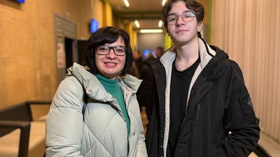 мати з сином мати з сином