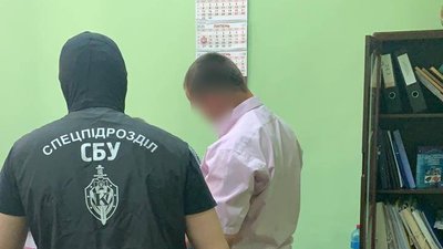 Посадовця харківської Держспоживслужби підозрюють у вимаганні хабарів з підлеглої