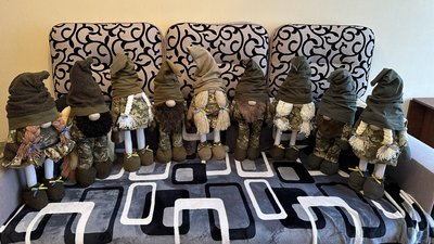 "Чоловік завжди хвалив мої вироби": дружина загиблого воїна з Рівненщини виготовляє іграшки на підтримку армії "Чоловік завжди хвалив мої вироби": дружина загиблого воїна з Рівненщини виготовляє іграшки на підтримку армії
