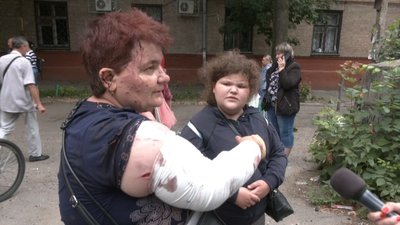 “Я закрила дитину собою”. Розповіді людей, які пережили ракетні удари по Дніпру “Я закрила дитину собою”. Розповіді людей, які пережили ракетні удари по Дніпру