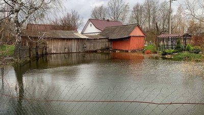 Вода підтоплює житлові будинки: за добу рятувальники Житомирщини дев’ять разів відкачували воду Вода підтоплює житлові будинки: за добу рятувальники Житомирщини дев’ять разів відкачували воду