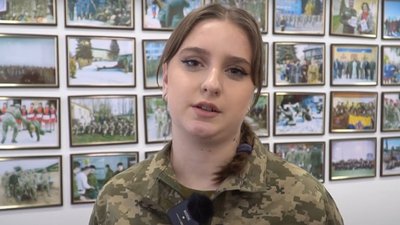другокурсниця другокурсниця