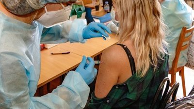 За минулу добу на Запоріжжі від COVID-19 вакцинувалися 6347 мешканців області