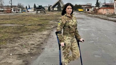 "Ми першими зупиняли війська РФ в Охтирці". Історія військової з Дніпропетровщини, яка підірвалася на міні РФ "Ми першими зупиняли війська РФ в Охтирці". Історія військової з Дніпропетровщини, яка підірвалася на міні РФ