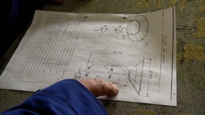 У Житомирській області на електроопорах облаштовують безпечні гнізда для лелек У Житомирській області на електроопорах облаштовують безпечні гнізда для лелек
