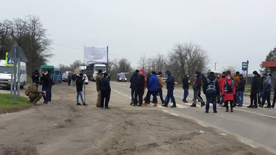 "Шахта несе збитки, держава несе збитки, сім’я хоче їсти". Шахтарі Кіровоградщини знову протестують "Шахта несе збитки, держава несе збитки, сім’я хоче їсти". Шахтарі Кіровоградщини знову протестують