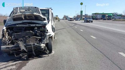 ДТП на “Київ-Чоп”: на Рівненщині в автопригоді двоє травмованих ДТП на “Київ-Чоп”: на Рівненщині в автопригоді двоє травмованих